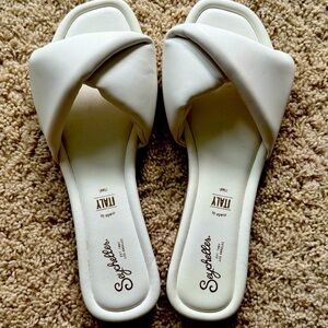 Seychelles sandals never worn